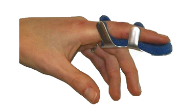 STECCA PER FRATTURA DITA A RANETTA FARMASPLINT MISURA PICCOLA IN ALLUMINIO MODELLABILE CON IMBOTTITURA IN SPUGNA POLIURETANICA ANTIALLERGICA RADIOTRASPARENTE 8 CM 1 PEZZO - farmaciabianca.it
